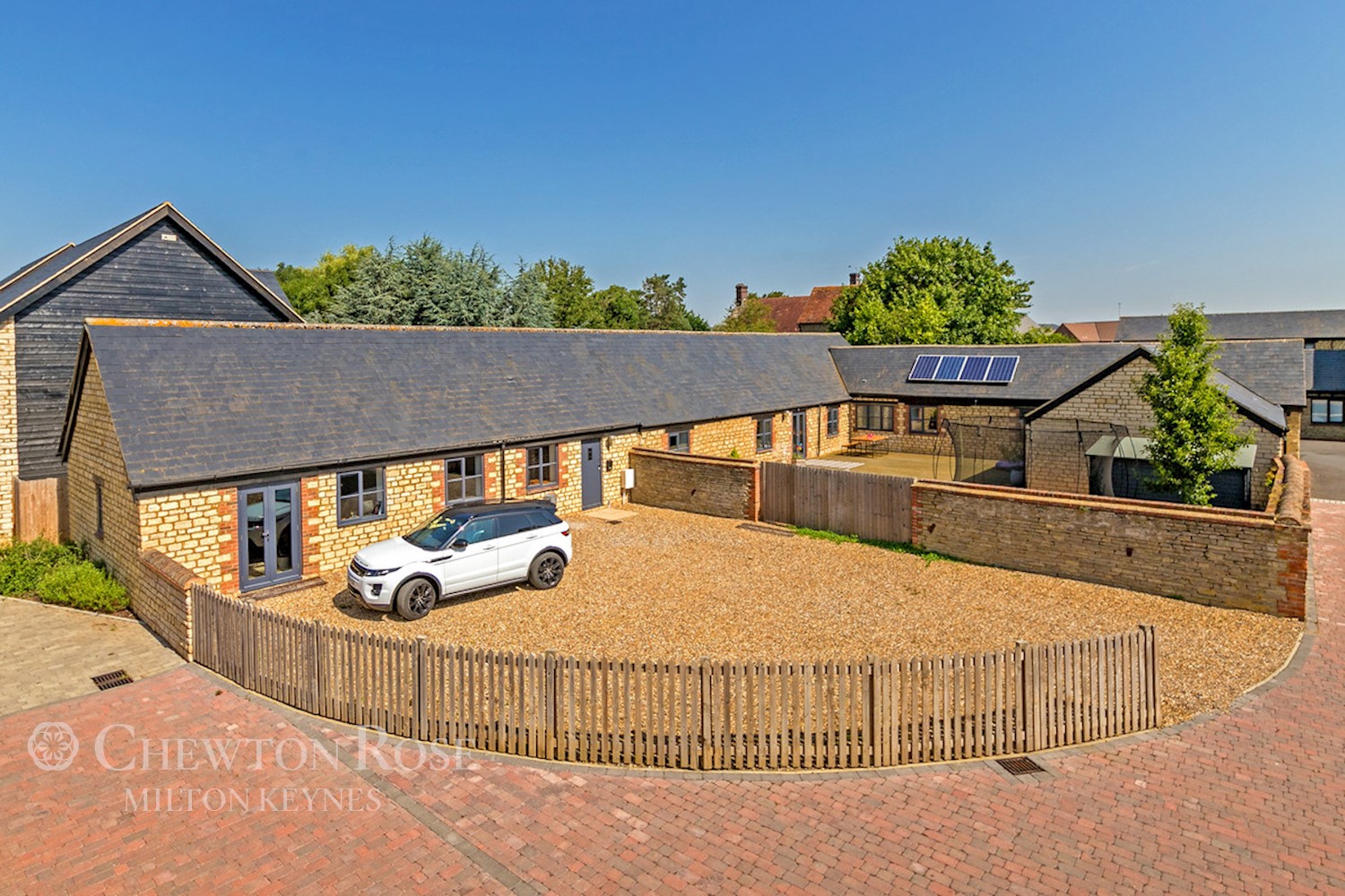 5 Bedroom Barn Conversion Flax Yard Milton Keynes 775 000