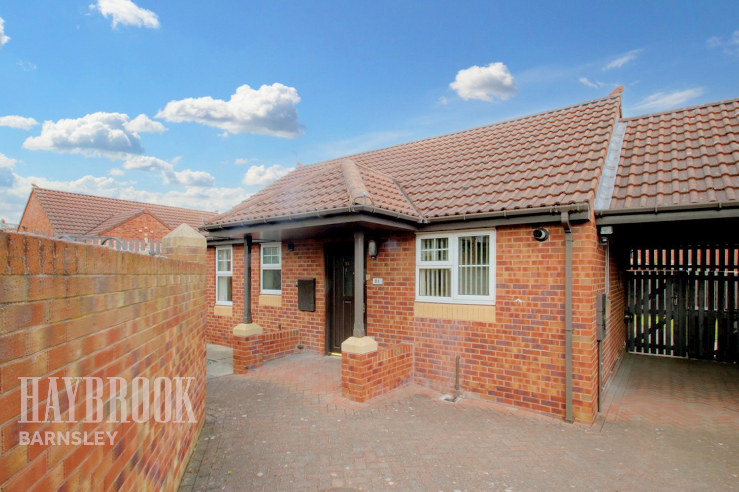 2 Bedroom bungalow Meadow Crescent, Royston £75,000 Haybrook