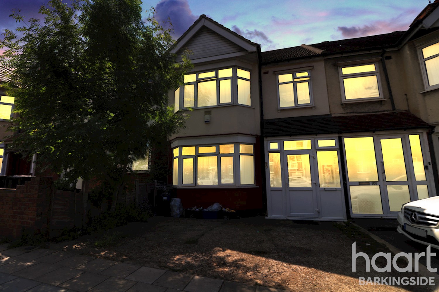 3 bedroom MidTerrace House Horns Road, Barkingside £550,000 haart