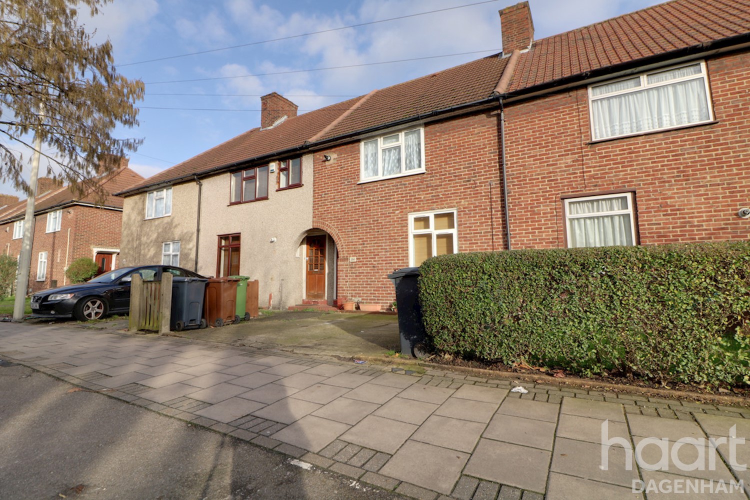 2 Bedroom Mid Terrace House Heathway Dagenham 325 000 Haart