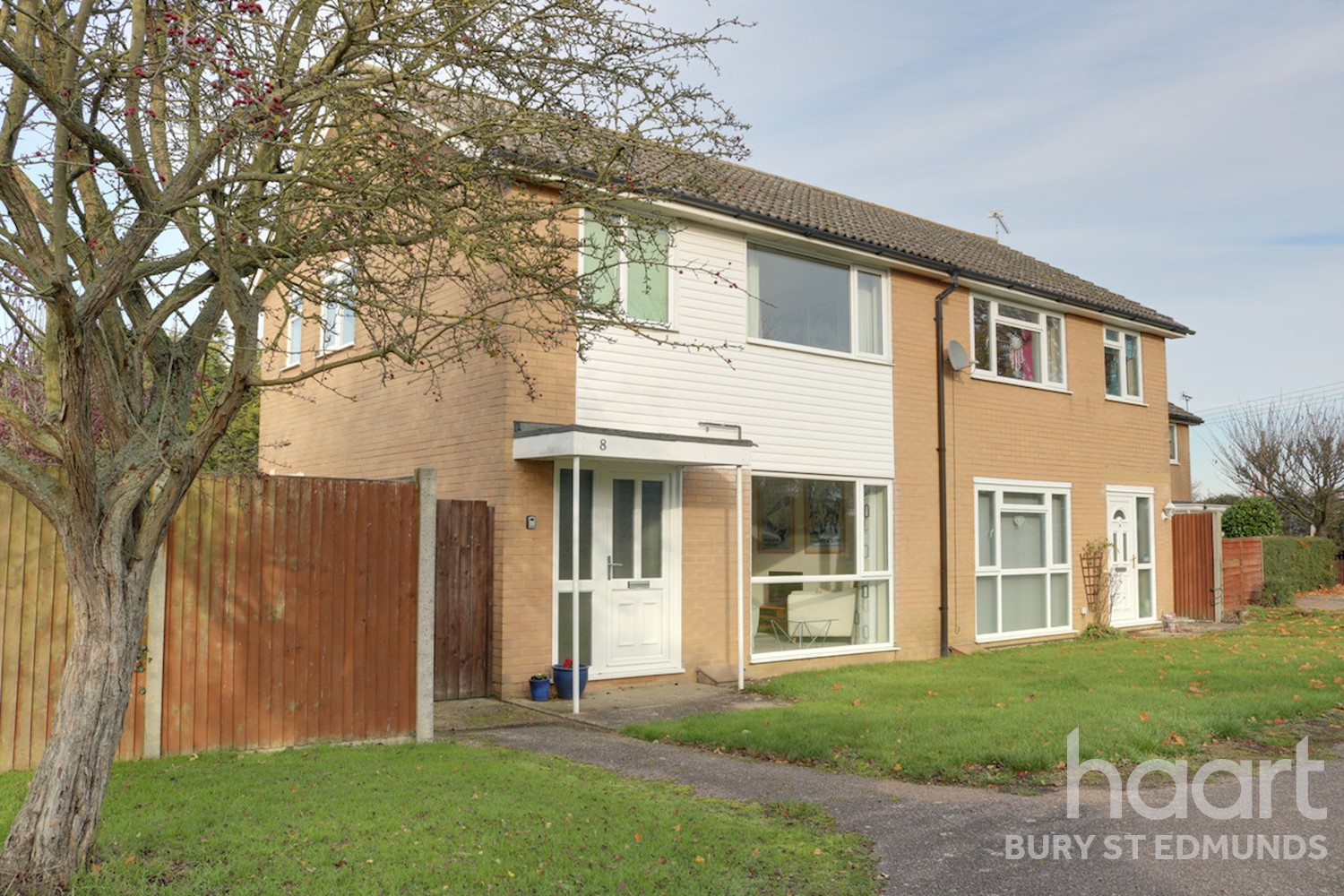 3 Bedroom Semi Detached House Hilltop Way Stanton Bury St