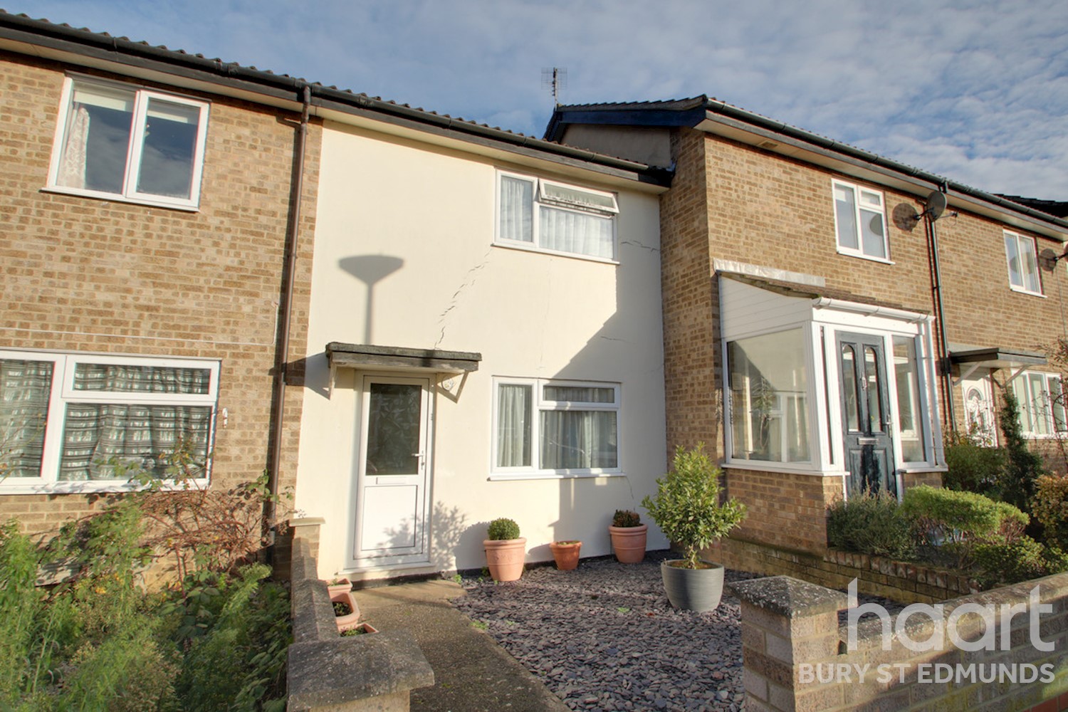 2 Bedroom Mid Terrace House Cannonfields Bury St Edmunds