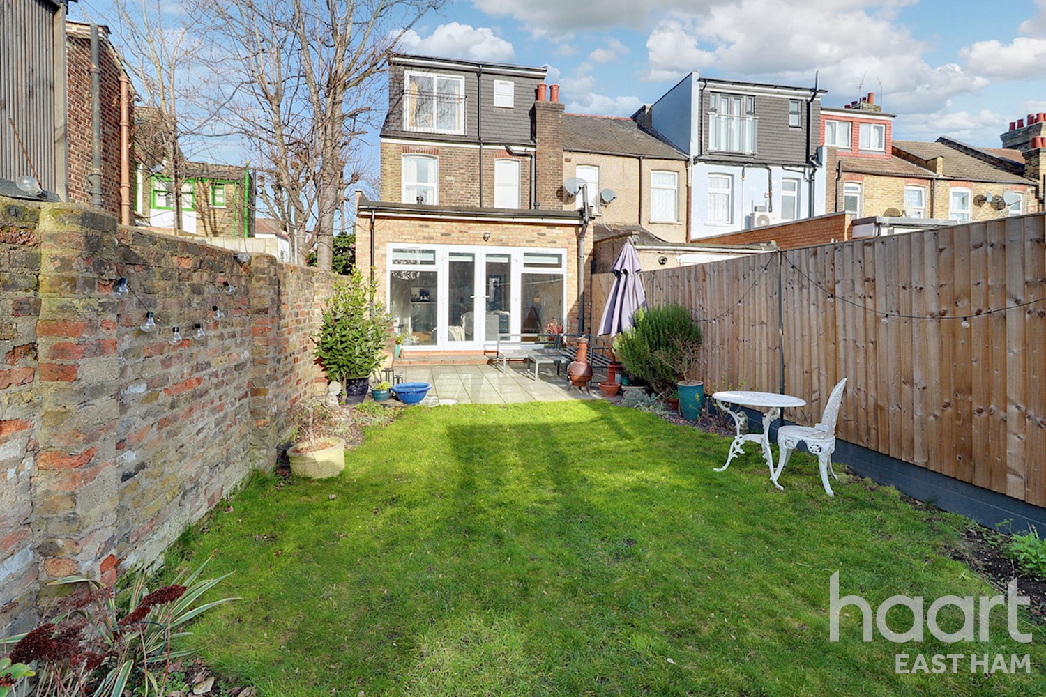 3 Bedroom End-of-terrace House 