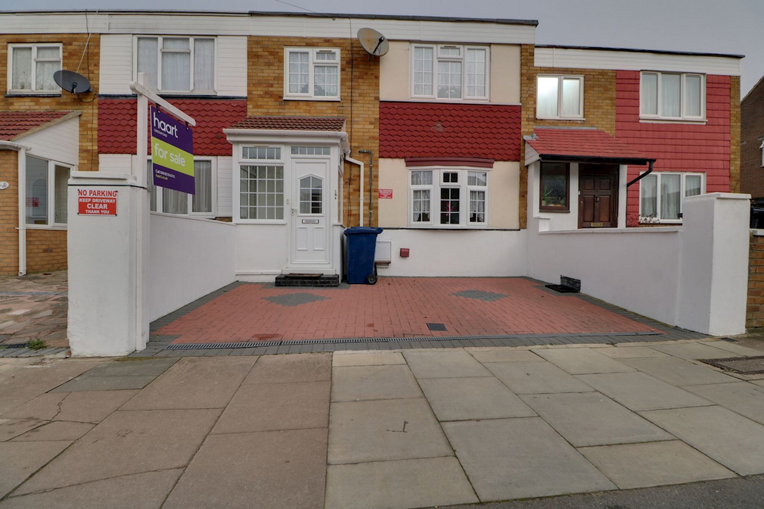 3 Bedroom Mid Terrace House Northolt 450 000 Haart