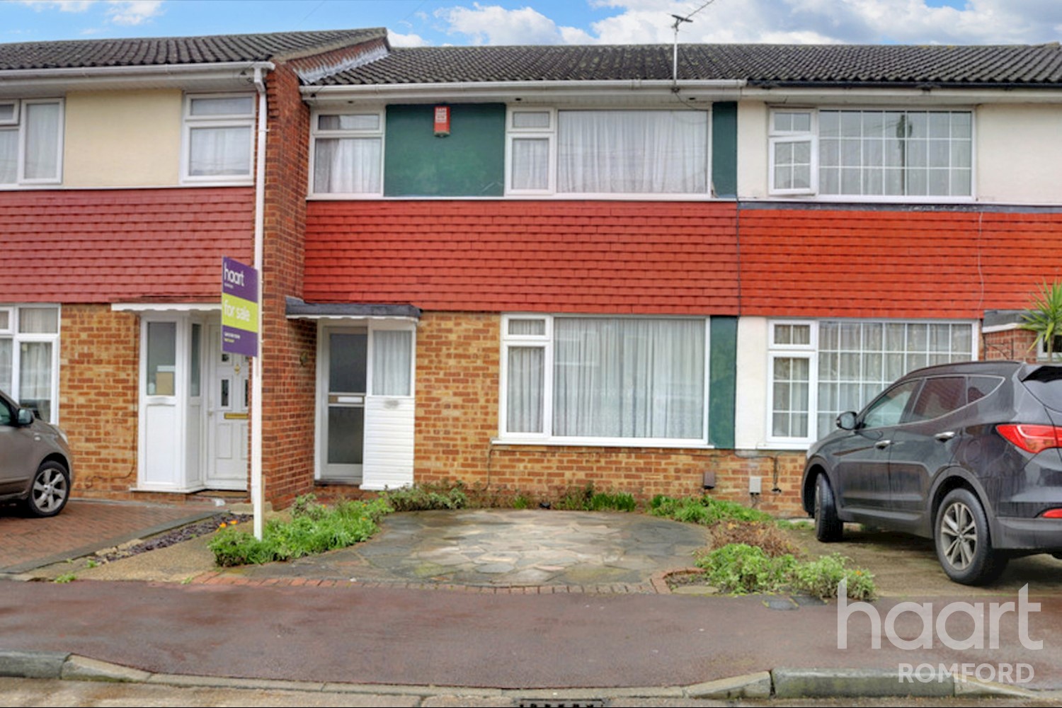 3 bedroom MidTerrace House Great Cullings, Romford, RM7 0YP £