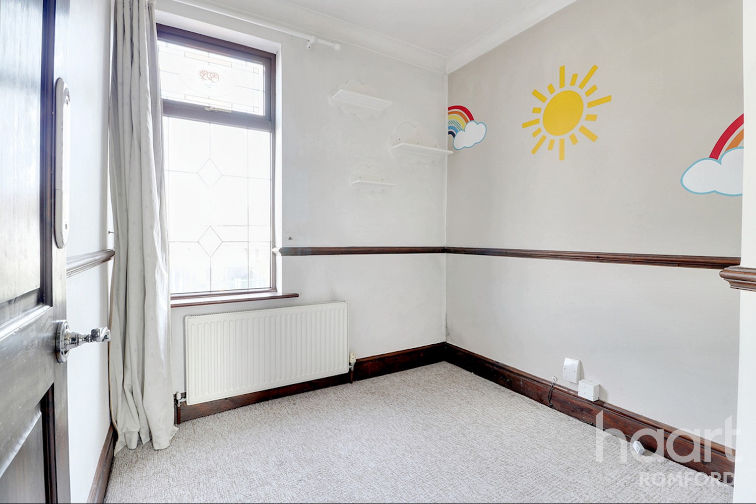 3 bedroom SemiDetached House Allandale Road, Hornchurch, RM11 1AP