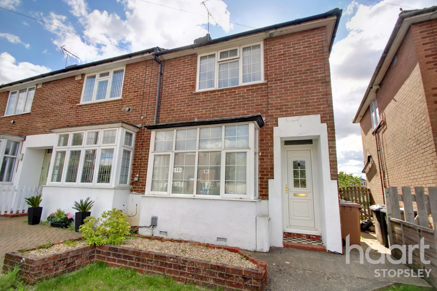 2 bedroom EndofTerrace House Putteridge Road, Stopsley £300,000