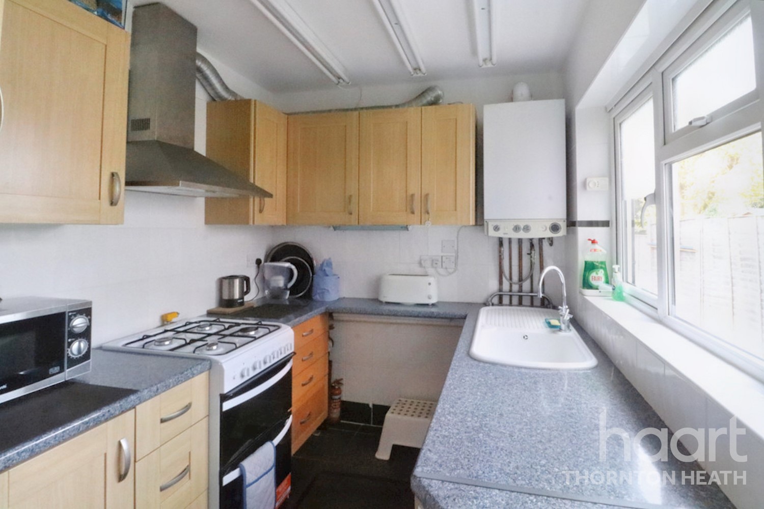 2 bedroom Semi-Detached House | Pawsons Road, CROYDON | £350,000 | haart