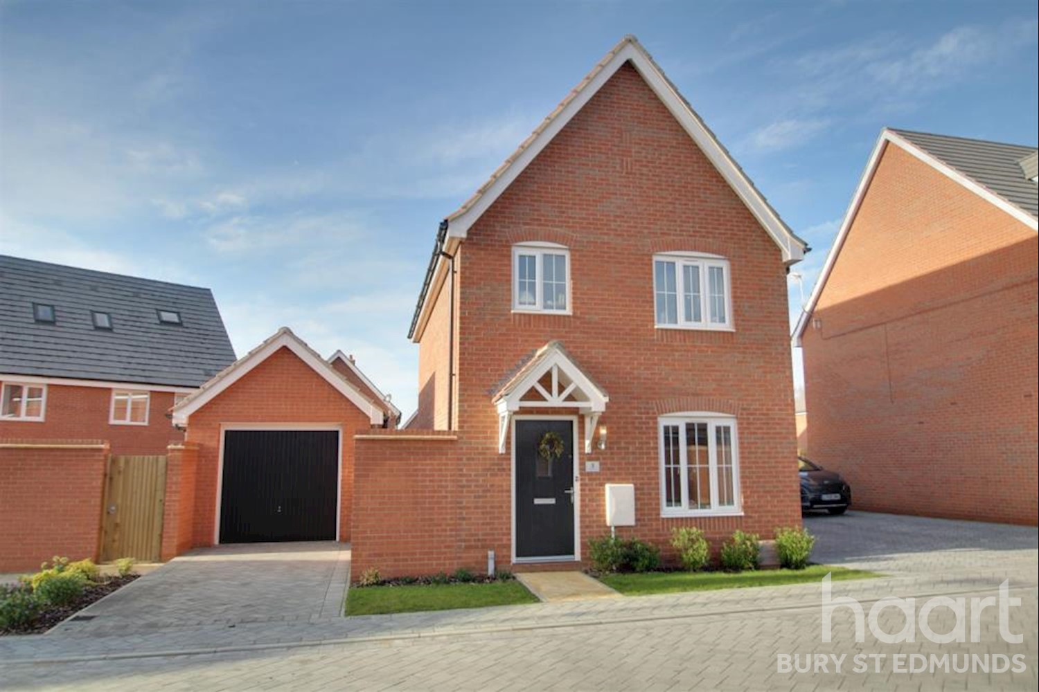 3 Bedroom Detached House Preston Close Bury St Edmunds 1 200