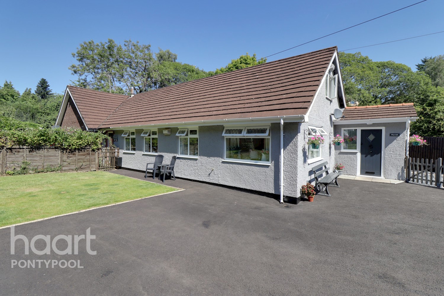 3 bedroom Bungalow Manor Road, Pontypool £265,000 haart