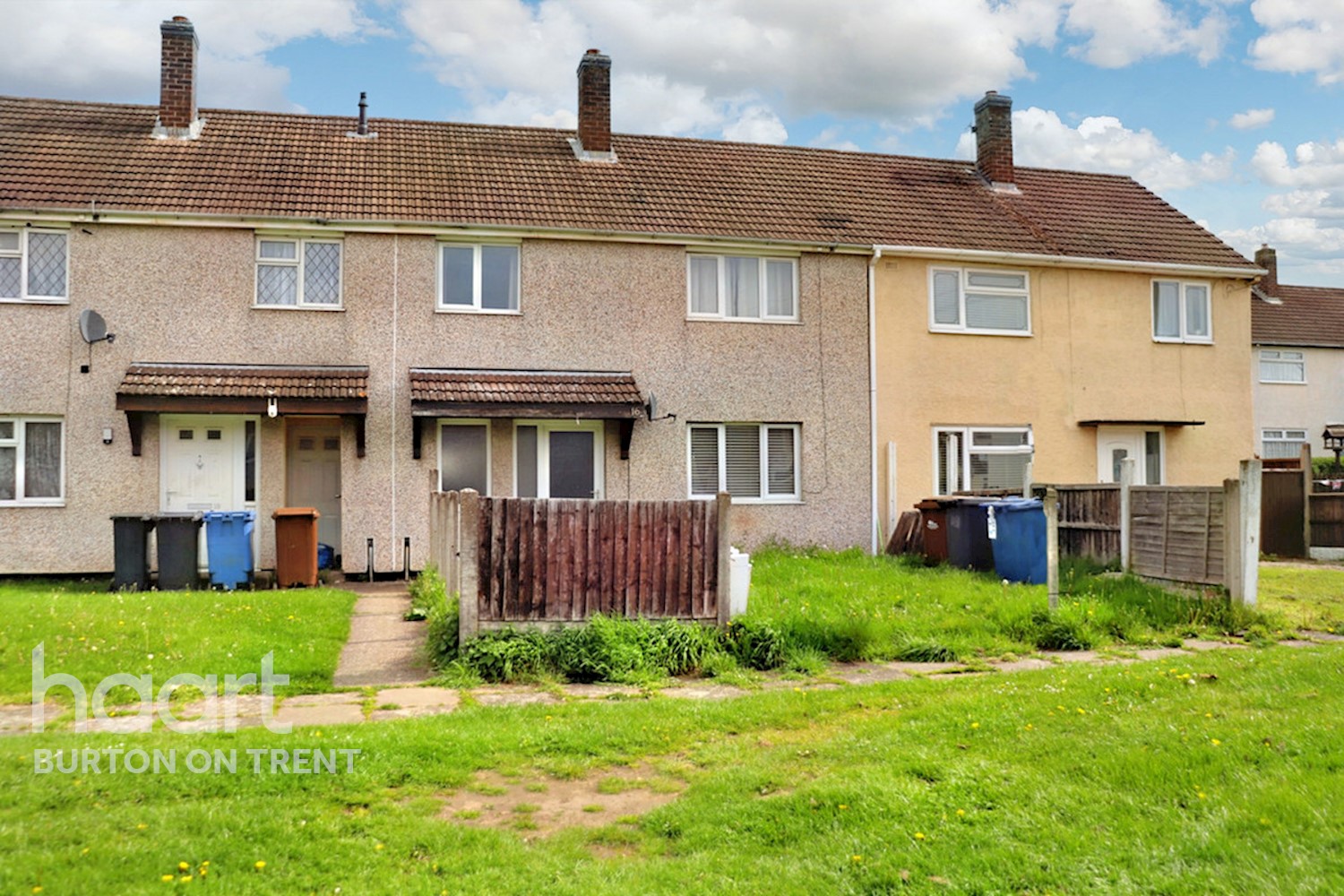 3 bedroom Mid Terrace House Manor Crescent Burton On Trent