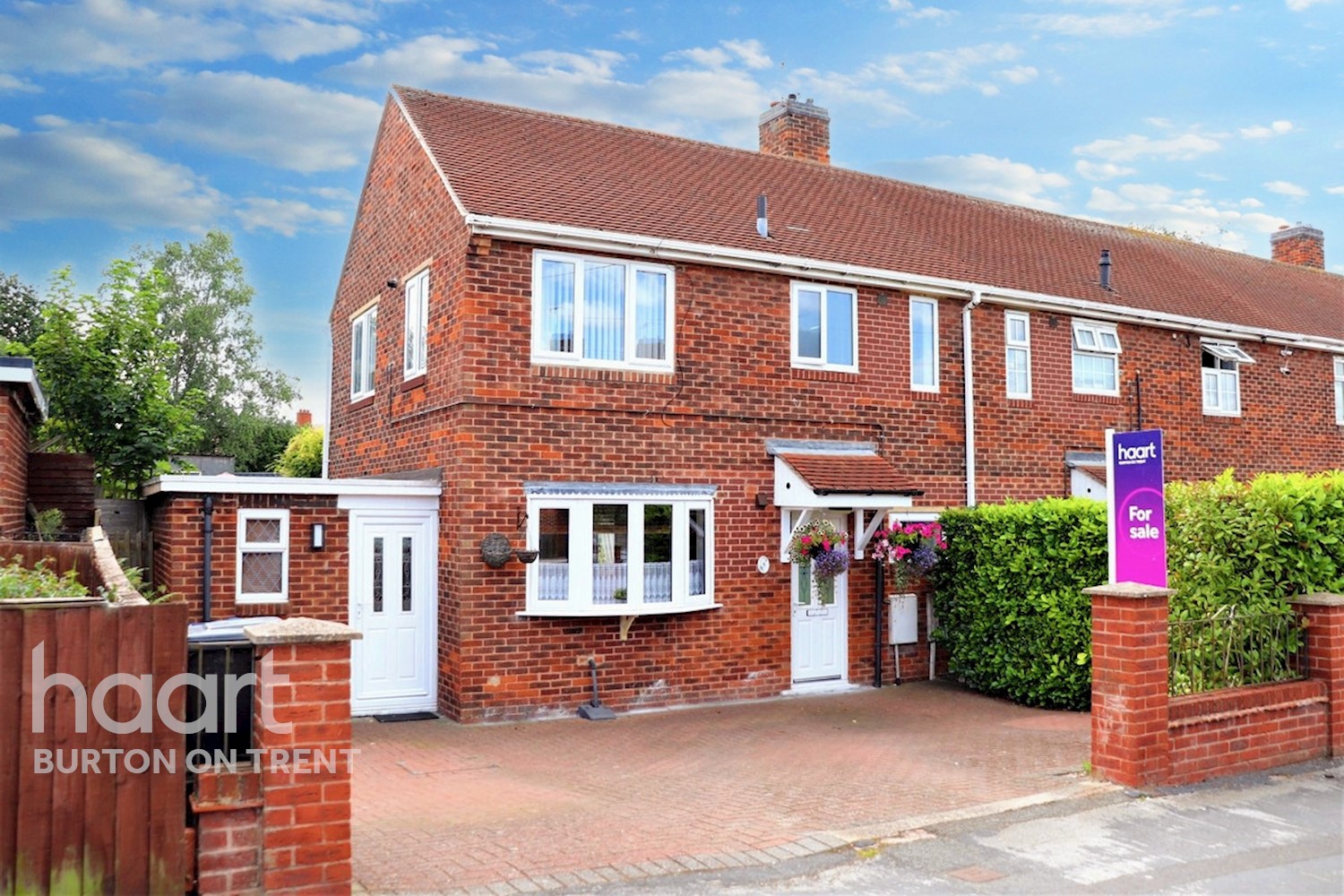 3 bedroom End of Terrace House Lincoln Road Burton On Trent