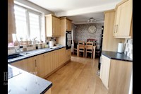 Kitchen / Diner 17ft 5ins x 8ft 9ins