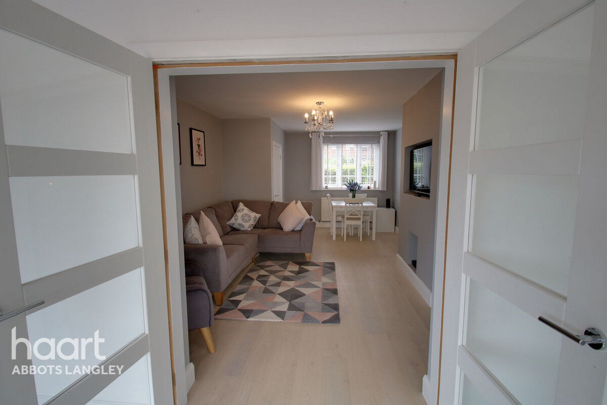 3 bedroom Terraced House The Fairway, Abbots Langley £450,000 haart