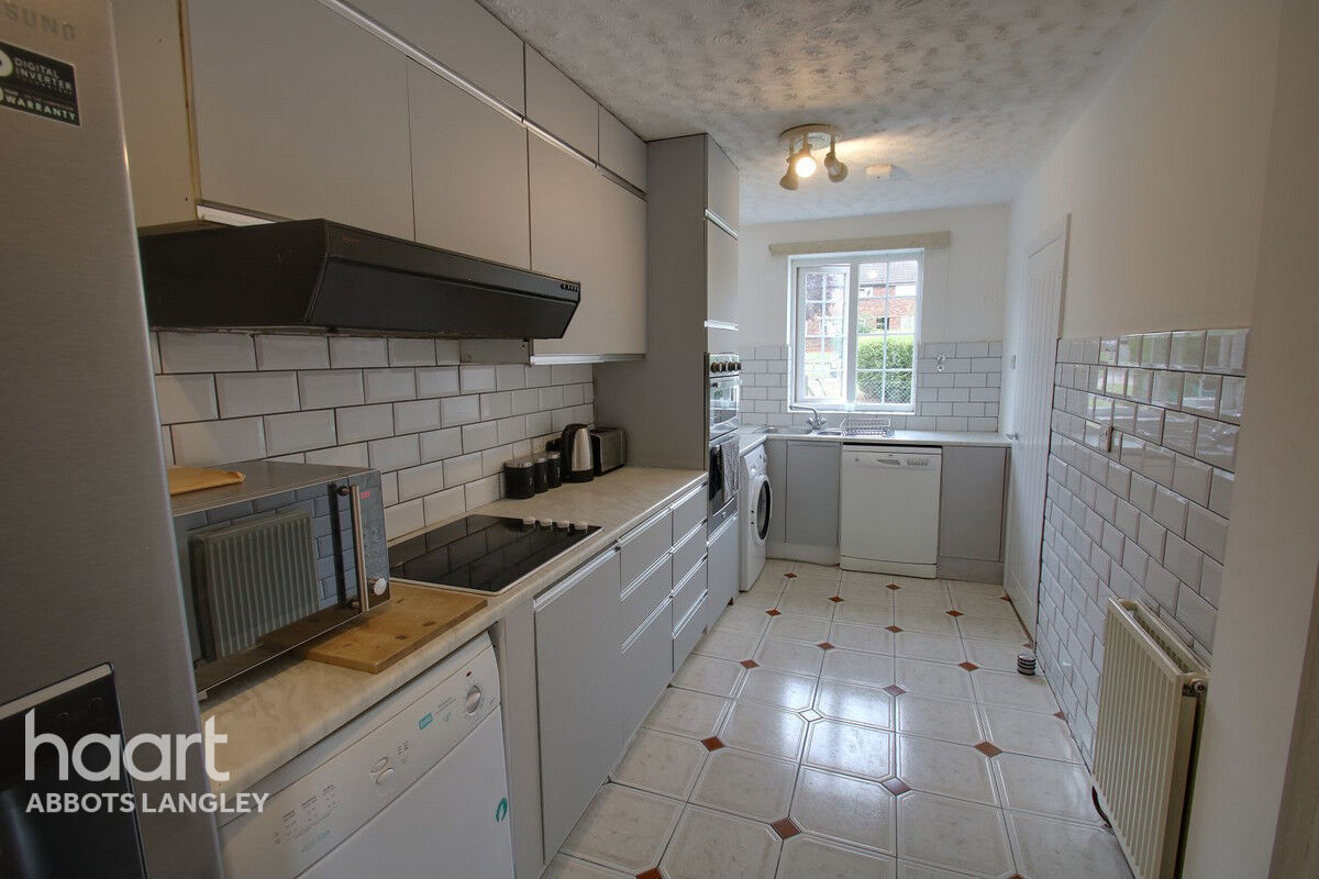 3 bedroom Terraced House The Fairway, Abbots Langley £450,000 haart