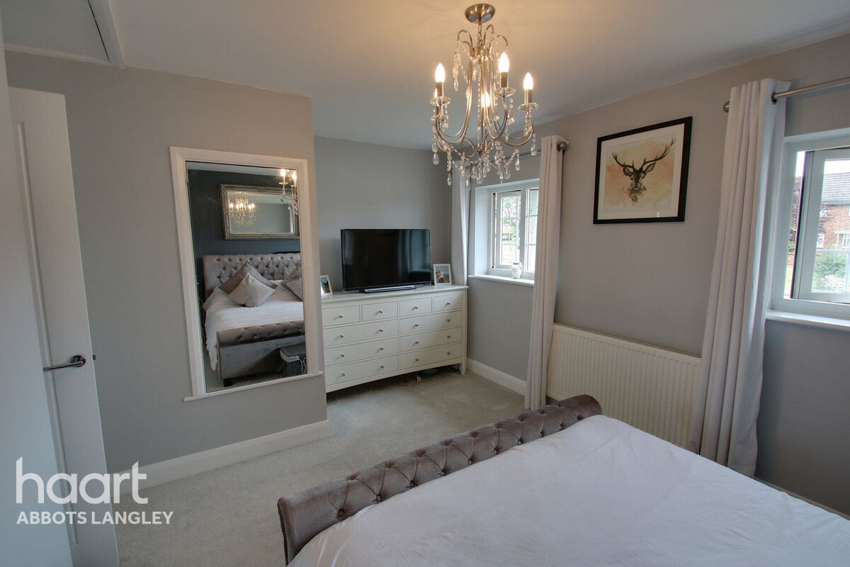 3 bedroom Terraced House The Fairway, Abbots Langley £450,000 haart