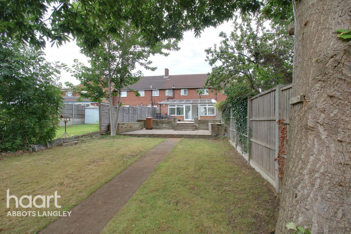 3 bedroom Terraced House The Fairway, Abbots Langley £450,000 haart