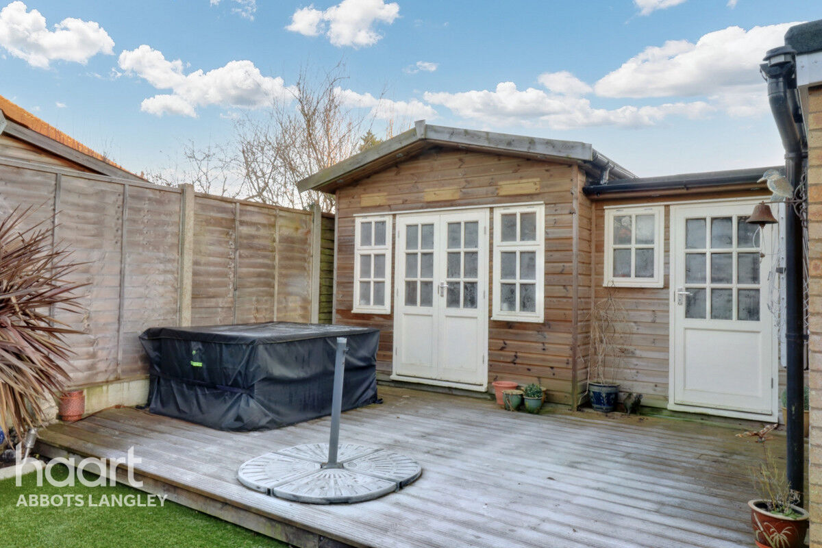 2 bedroom Adrian Road, Abbots Langley £335,000 haart