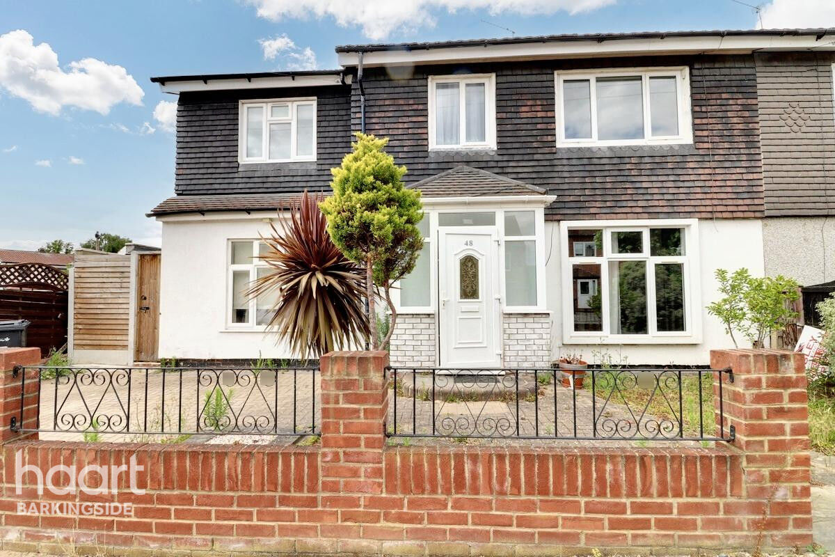 bedroom Semi-detached house Huntsman Road, Hainault £500,000