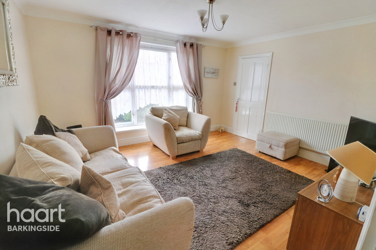 3 bedroom End of terrace house Brocket Way, Chigwell £350,000 haart