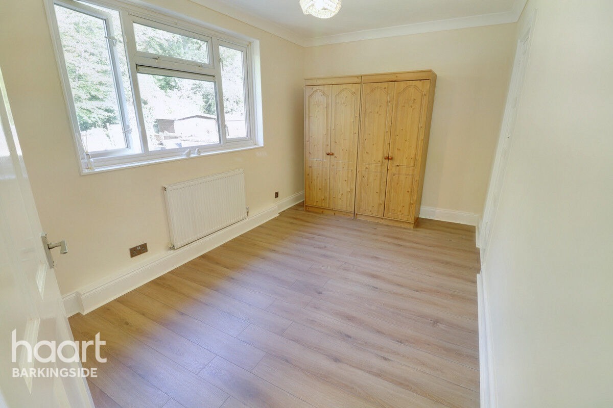 3 bedroom End of terrace house Brocket Way, Chigwell £350,000 haart