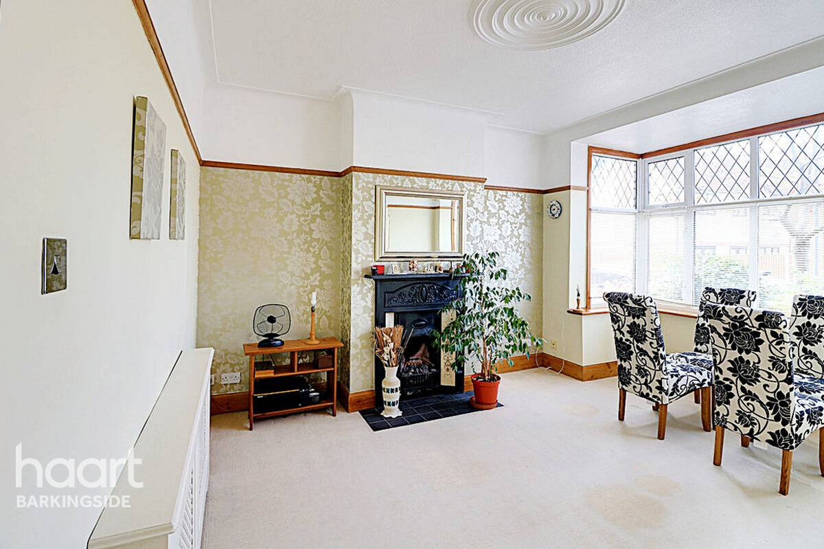 4 bedroom Semidetached house Ashurst Drive, Barkingside £700,000