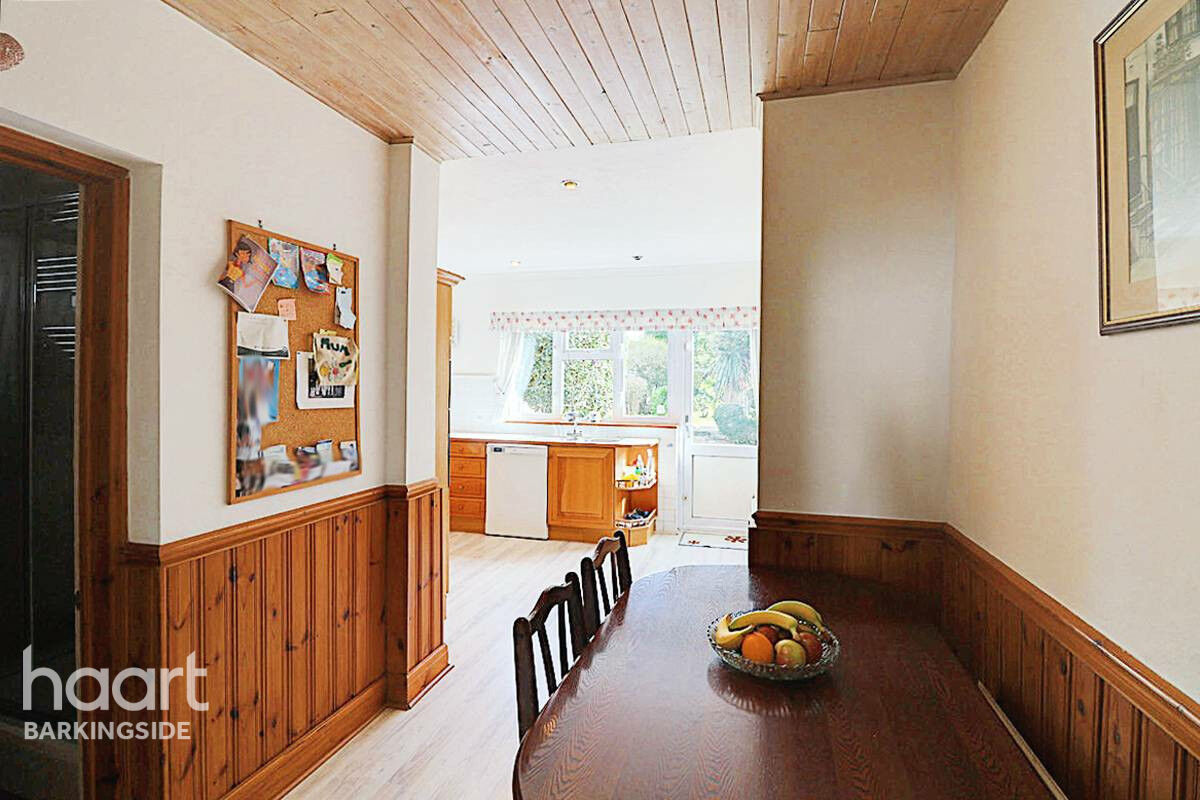 4 bedroom Semidetached house Ashurst Drive, Barkingside £700,000