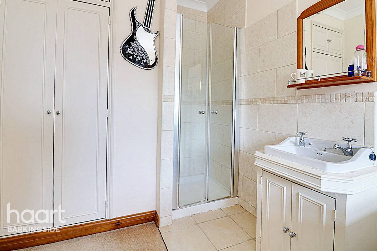 4 bedroom Semidetached house Ashurst Drive, Barkingside £700,000