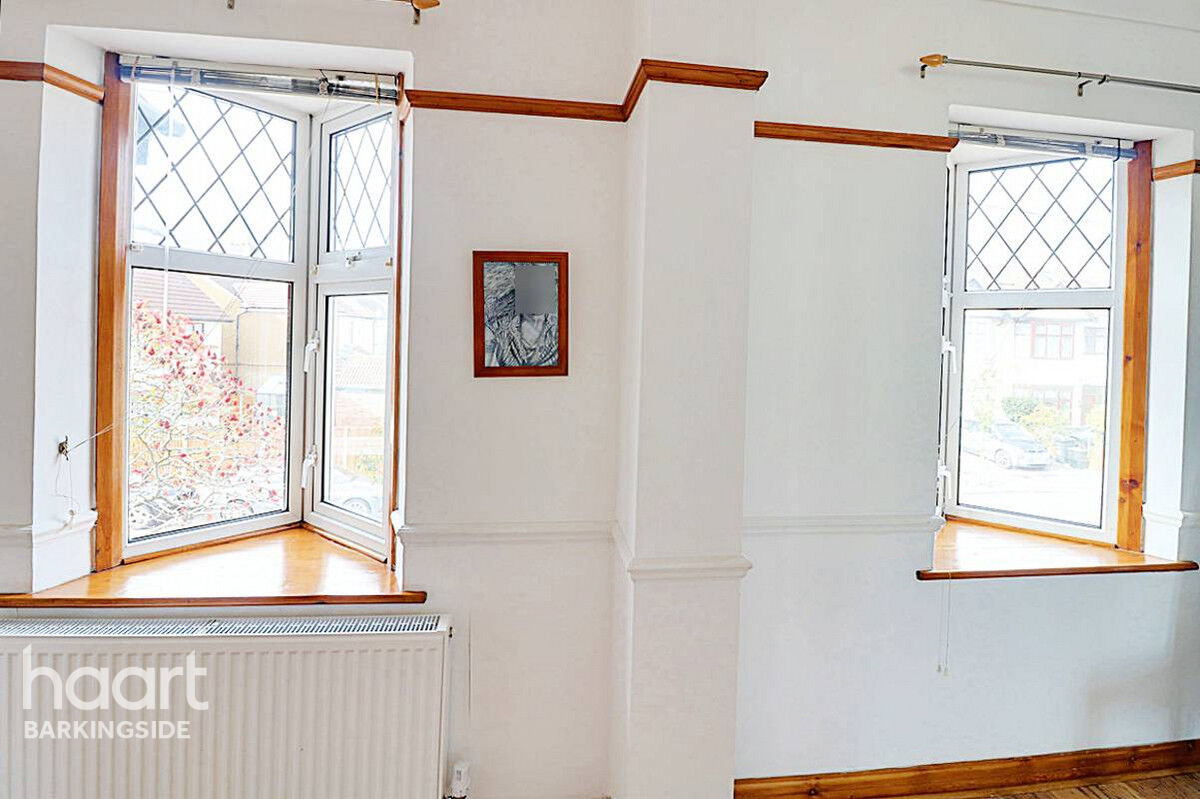 4 bedroom Semidetached house Ashurst Drive, Barkingside £700,000