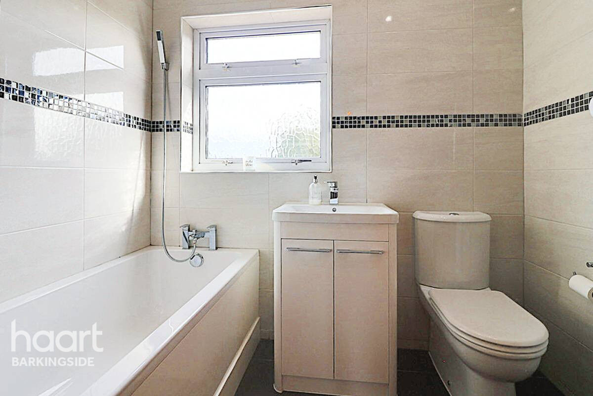 4 bedroom Semidetached house Ashurst Drive, Barkingside £700,000