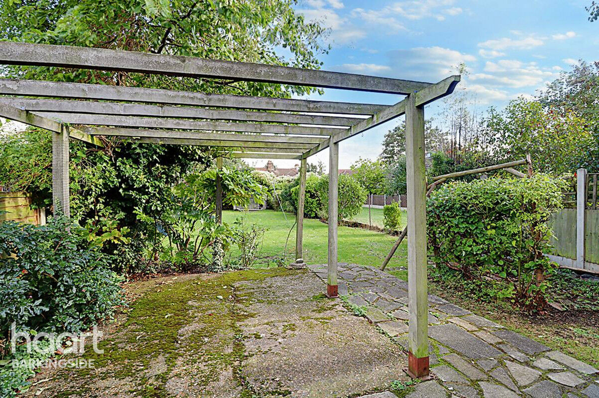 4 bedroom Semidetached house Ashurst Drive, Barkingside £700,000