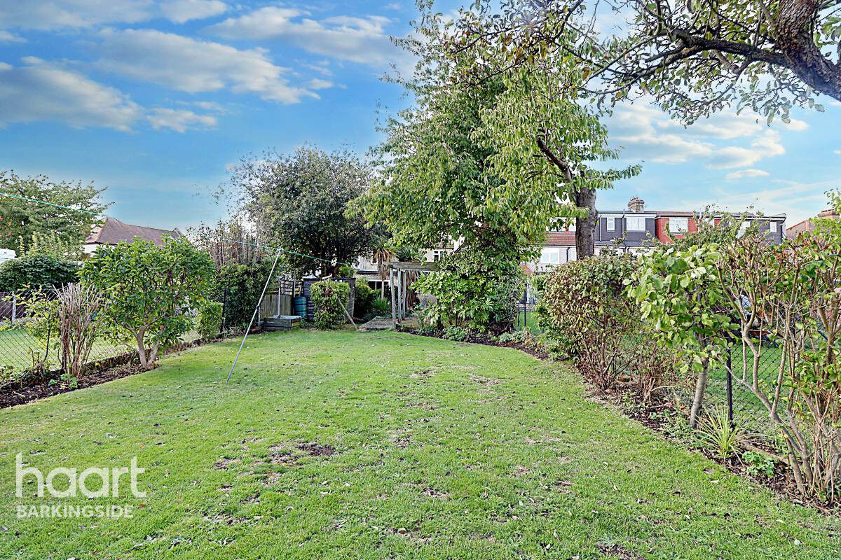 4 bedroom Semidetached house Ashurst Drive, Barkingside £700,000