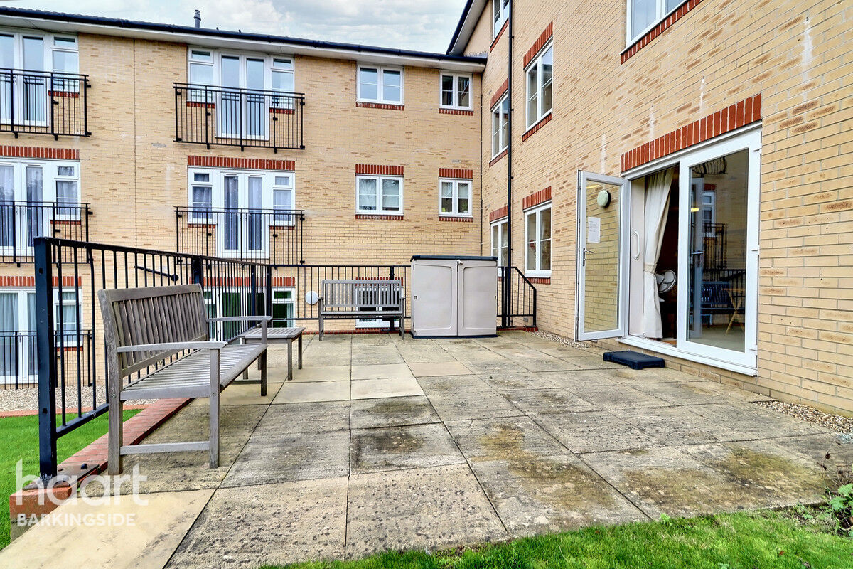1 bedroom Apartment Stoneleigh Road, Clayhall £120,000 haart