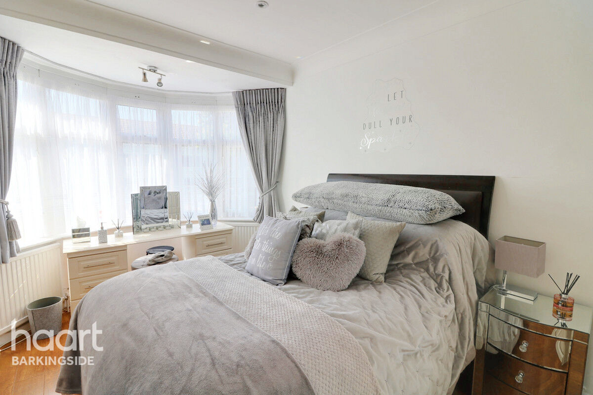 3 bedroom Terraced House Ashurst Drive, Barkingside £550,000 haart