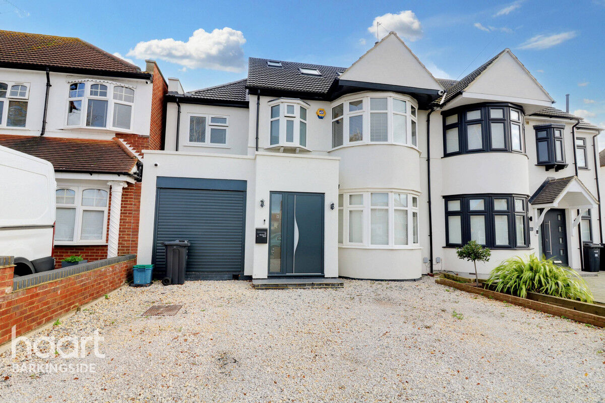 5 bedroom Semidetached house Marlands Road, Clayhall £880,000 haart