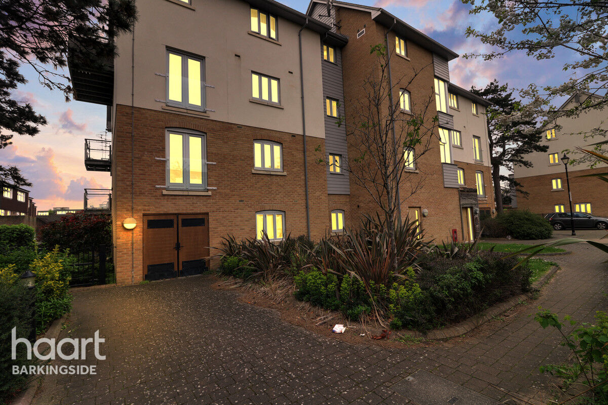 2 bedroom Apartment New Mossford Way, Barkingside £375,000 haart