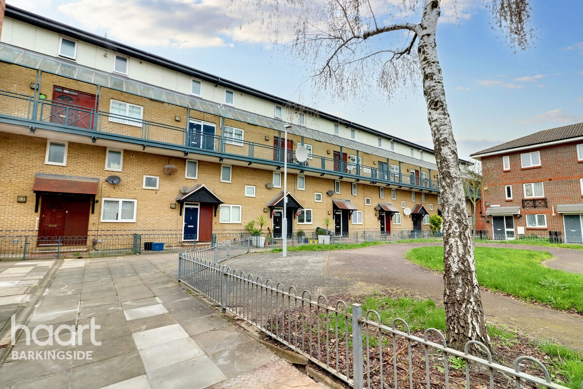 2 bedroom Duplex Tiptree Crescent, Clayhall £260,000 haart