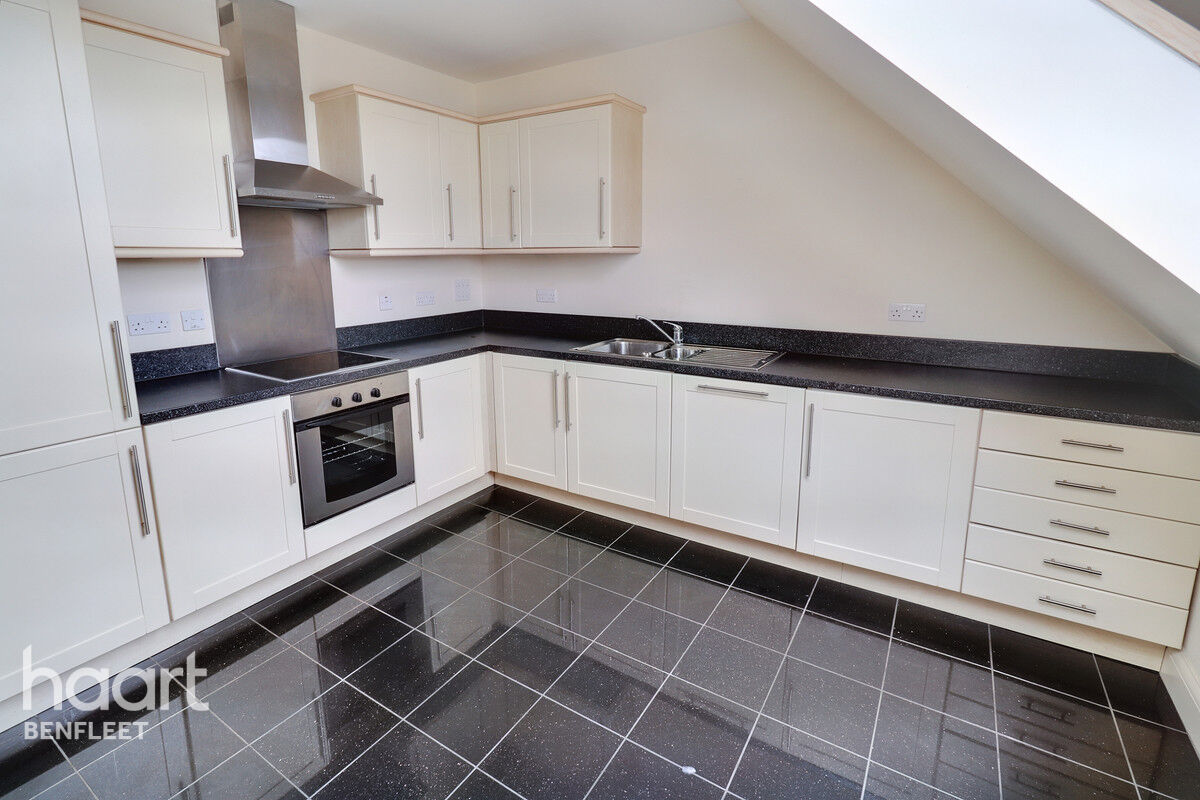 3 bedroom Apartment Lambeth Road, Benfleet £325,000 haart