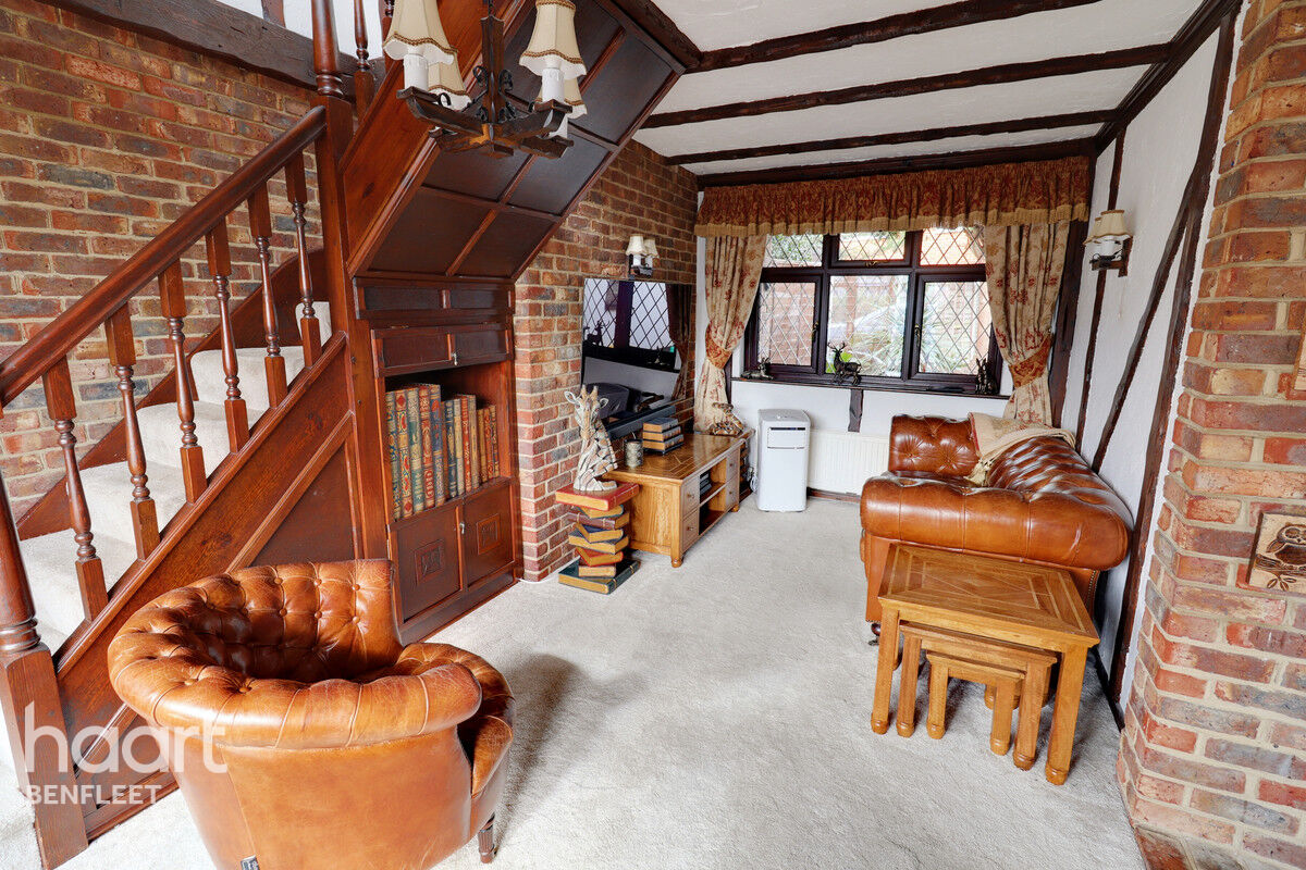 4 bedroom Detached house Rayleigh Road, Benfleet £800,000 haart