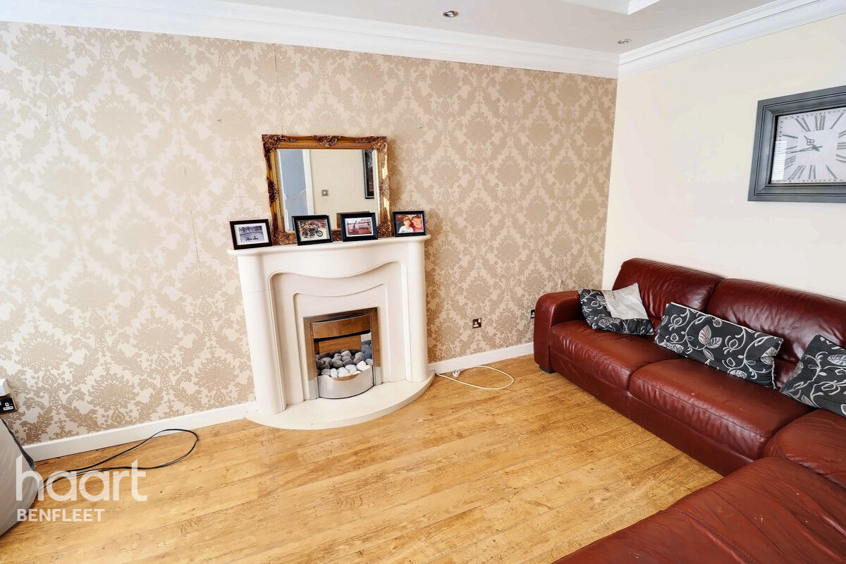 5 bedroom Detached house Stanley Road, Benfleet £550,000 haart