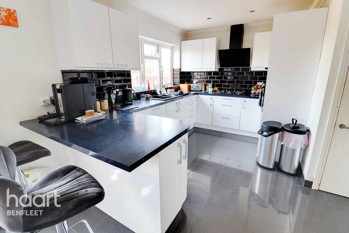 5 bedroom Detached house Stanley Road, Benfleet £550,000 haart