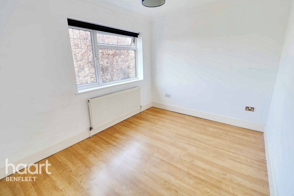 5 bedroom Detached house Stanley Road, Benfleet £550,000 haart