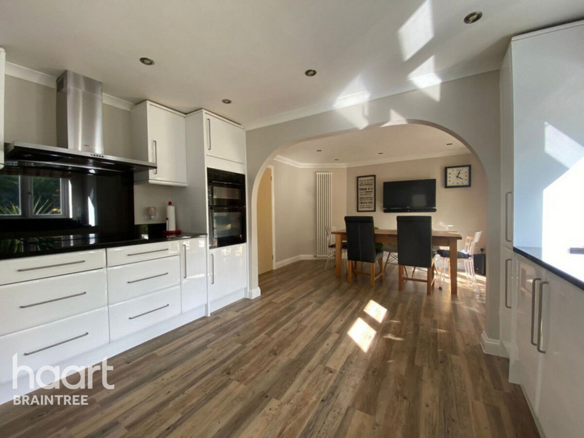 4 bedroom Detached house Grove Orchard, Braintree £865,000 haart