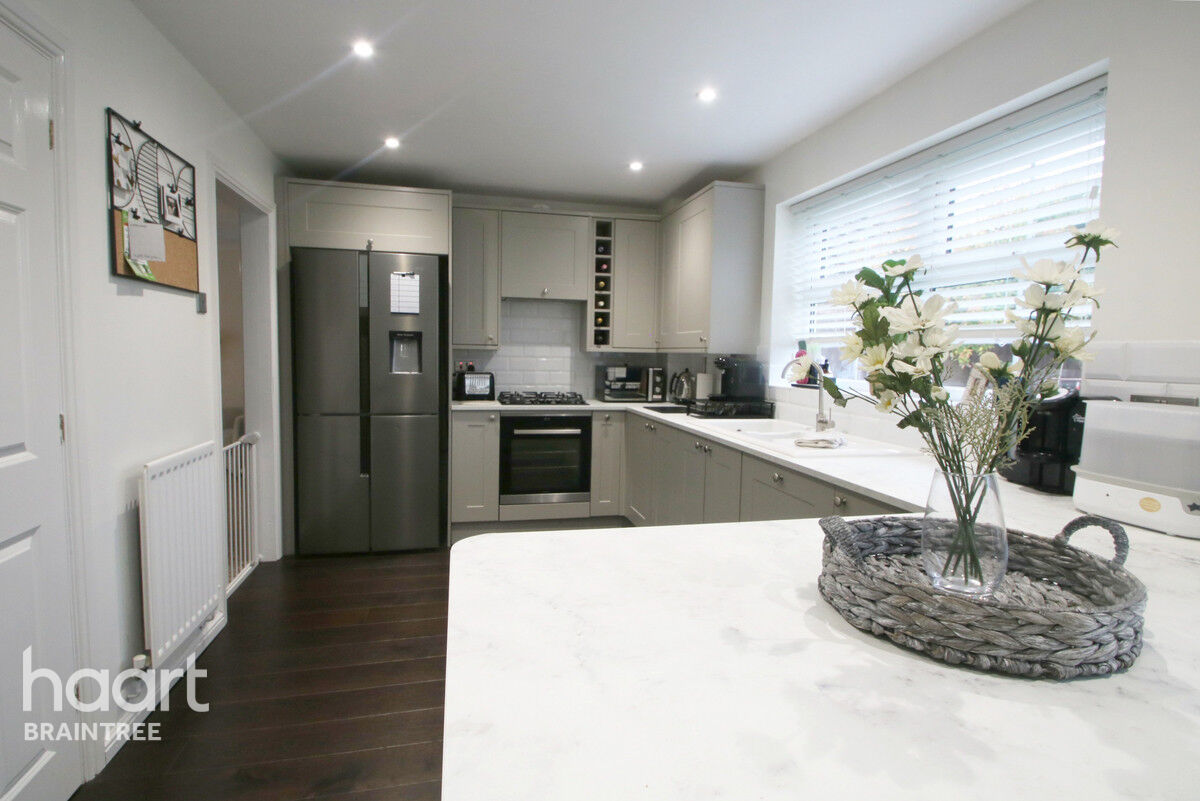 4 bedroom Detached house Bridport Way, Braintree £475,000 haart