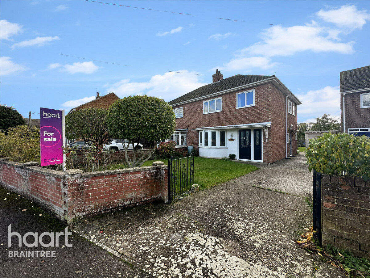 3 bedroom Semidetached house Haytor Close, Braintree £350,000 haart