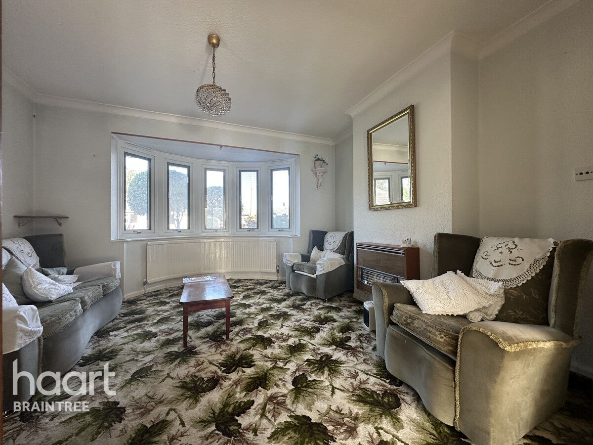 3 bedroom Semidetached house Haytor Close, Braintree £350,000 haart