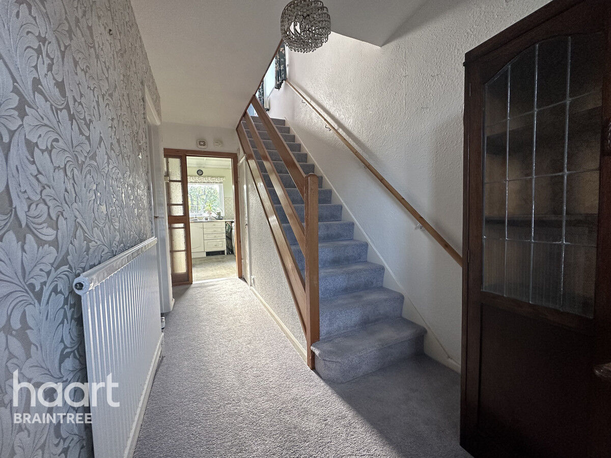 3 bedroom Semidetached house Haytor Close, Braintree £350,000 haart