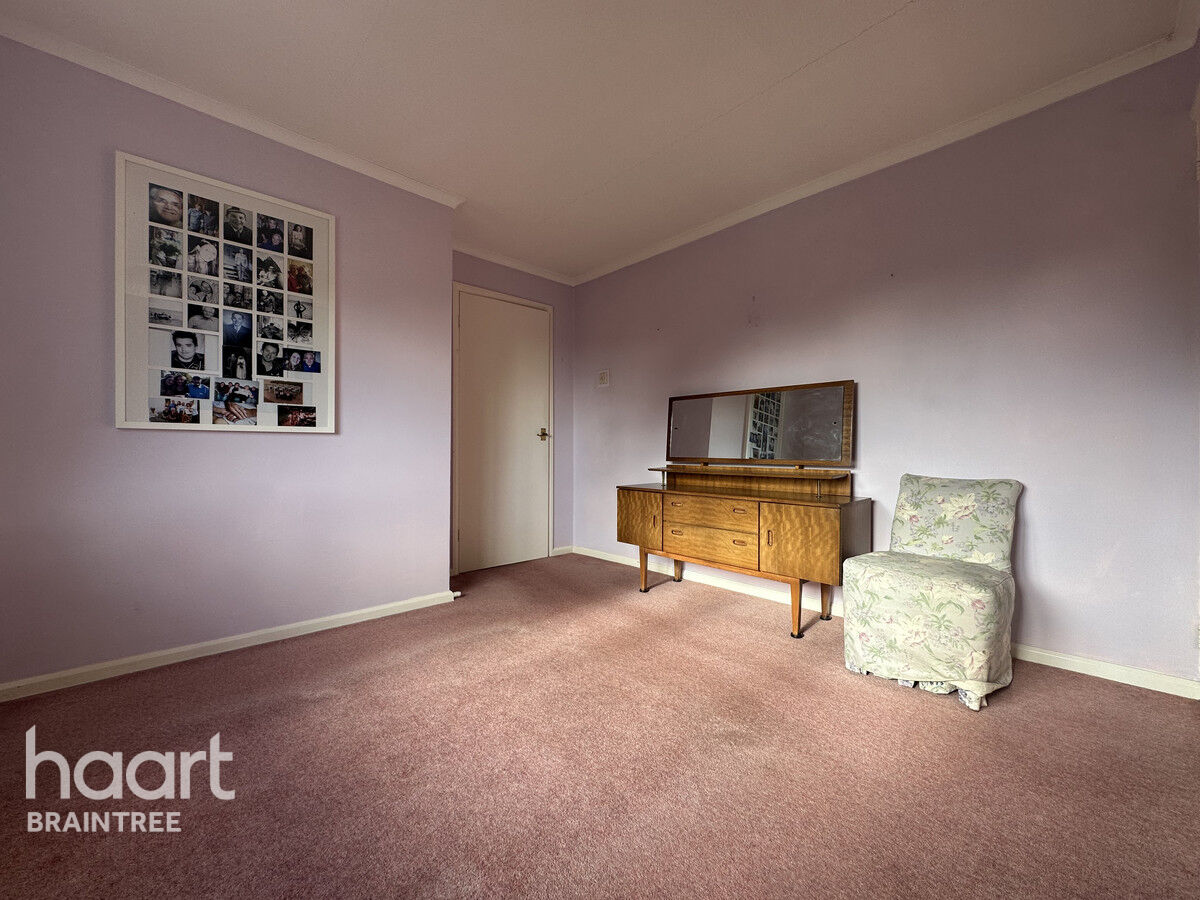 3 bedroom Semidetached house Haytor Close, Braintree £350,000 haart