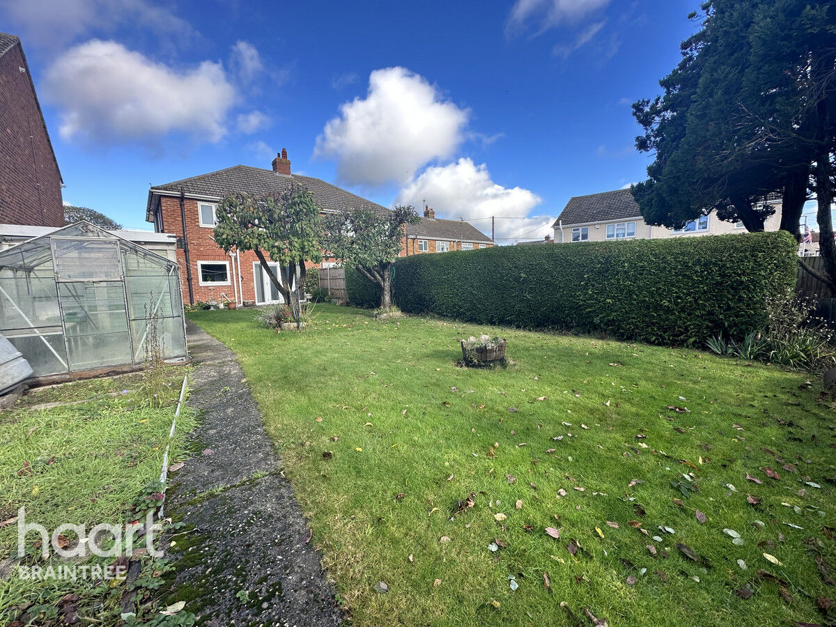 3 bedroom Semidetached house Haytor Close, Braintree £350,000 haart