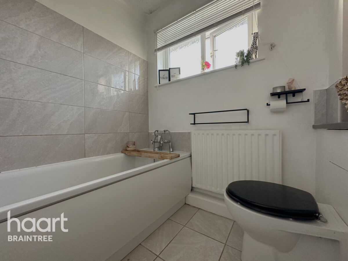 3 bedroom Terraced House Stubbs Lane, Braintree £300,000 haart